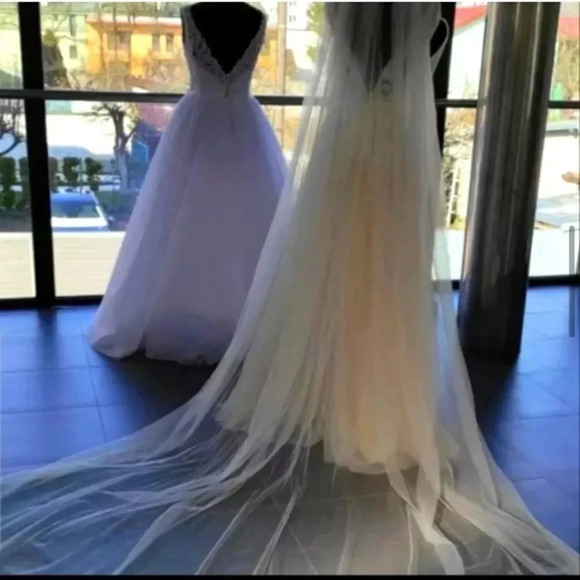 Brand New Wedding Veil - Picture 7 of 15